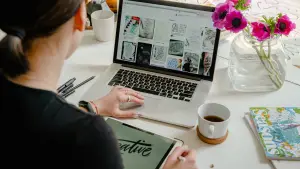 Costuri lunare magazin online_ cât plătești pe abonamente